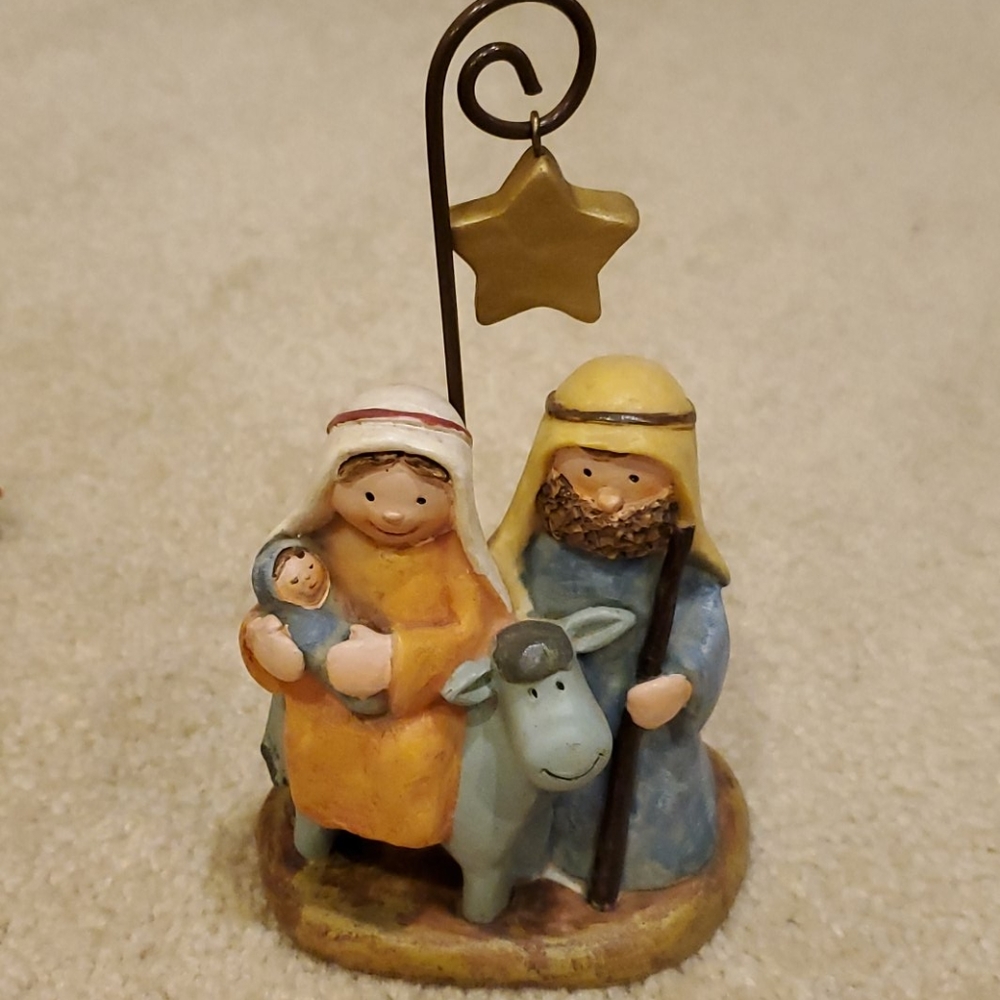 Dicksons Nativity Figurine
